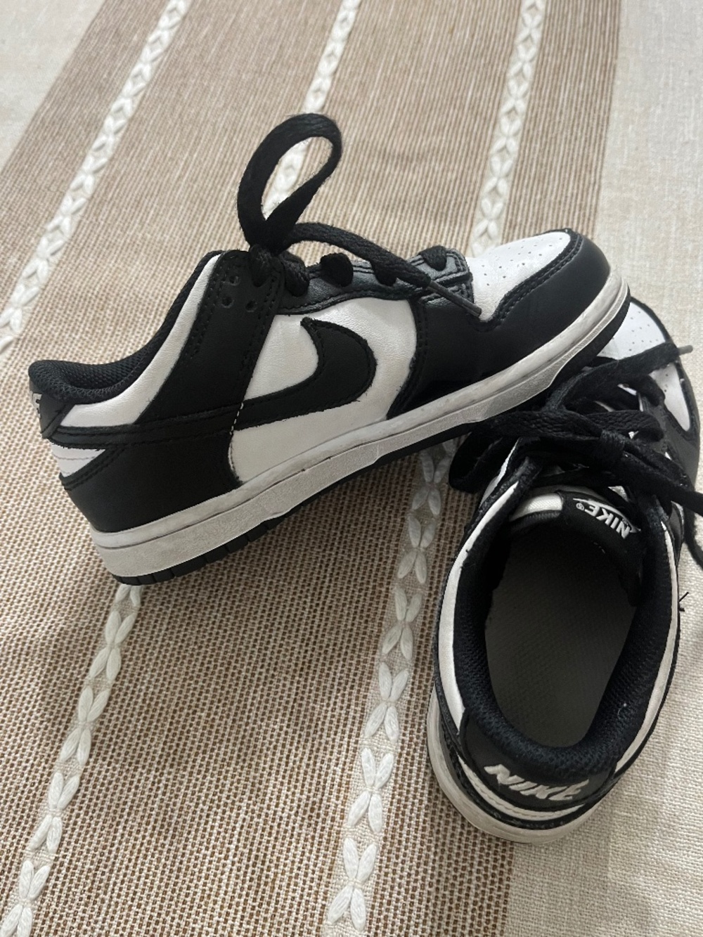 Nike kids “pandas”